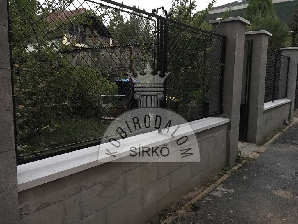 Muko kerítés fedko