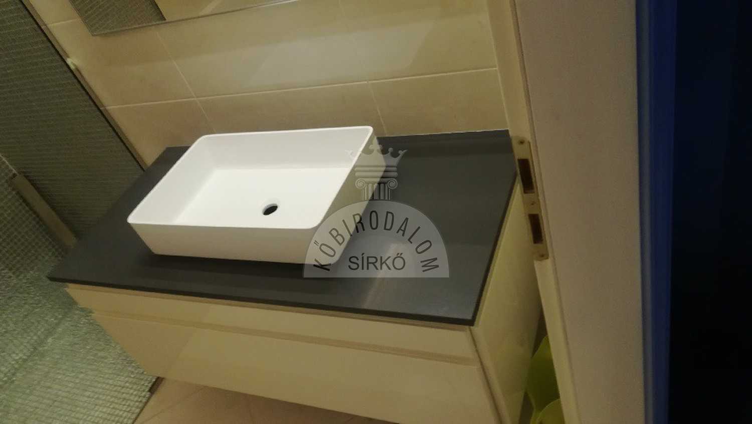 Essential Gobi Gray technistone mosdópult